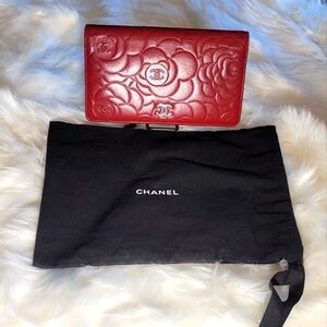 EUC Authentic Chanel Camelia long wallet